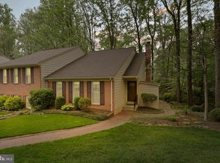 9907 Hemlock Woods Ln, Burke, VA 22015