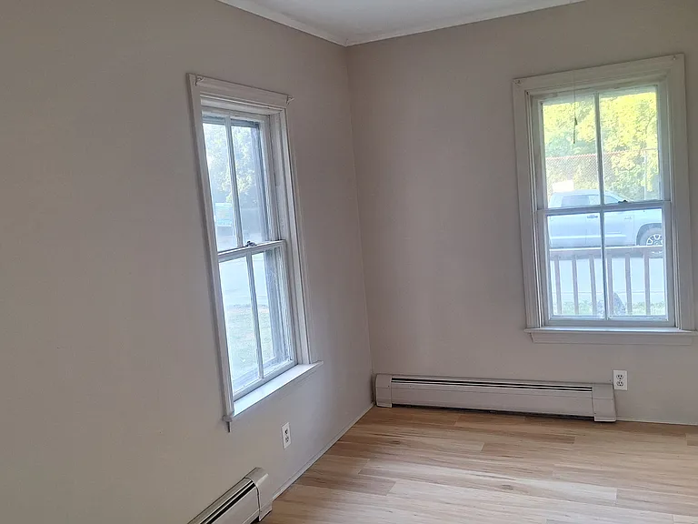 73 Bosworth St — Photo 4