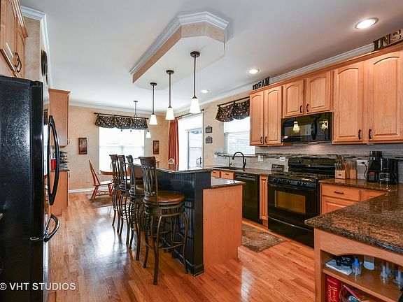 3rd image of 3427 Antoine Pl