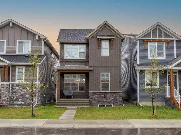 72 Seton Vlg SE, Calgary, AB T3M 3G5