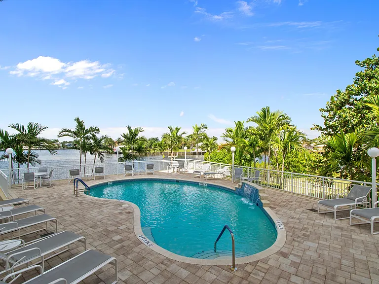 511 Bayshore Dr #206 — Photo 17