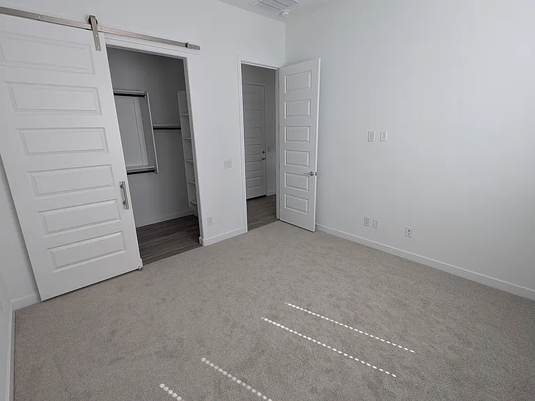 9626 W Mitchell Dr — Photo 10