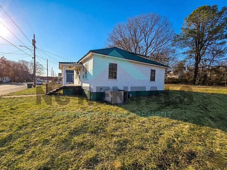 1318 Front St — Photo 16