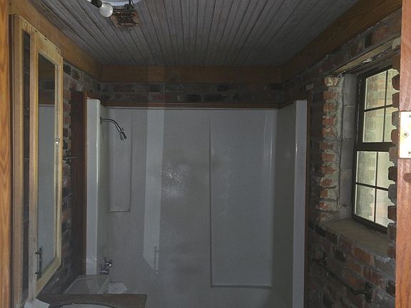 2nd image of 121 Old Thomaston Rd