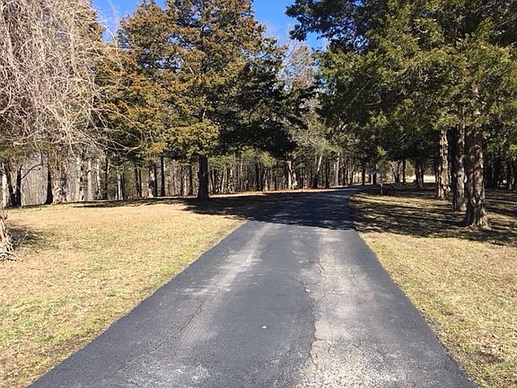 drive way/partial view 