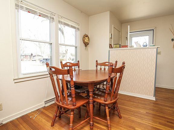 4th image of 207 Meadowbrook Dr