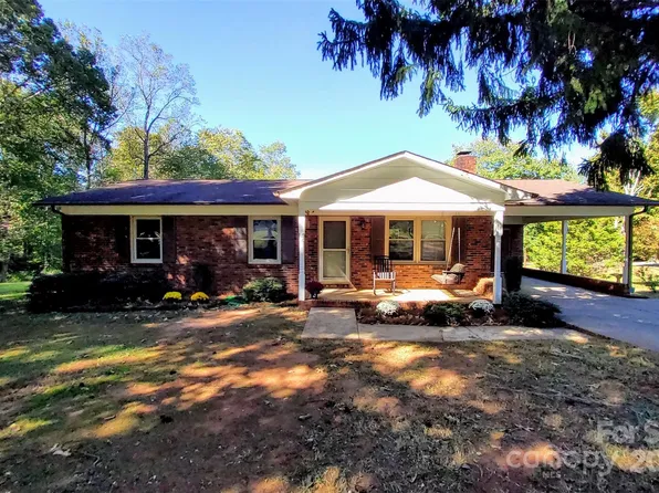 1240 Pell Dr, Lincolnton, NC 28092