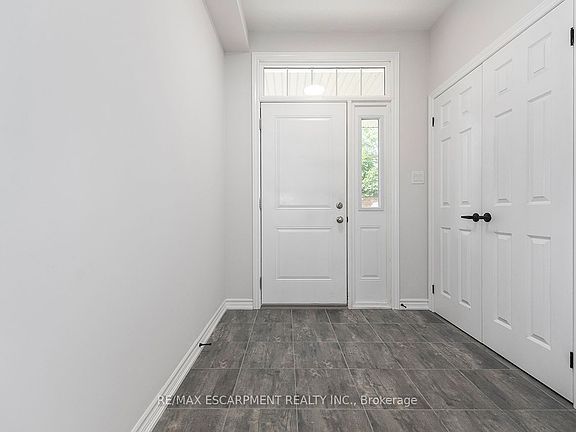 5th image of 677 Park Rd N #164