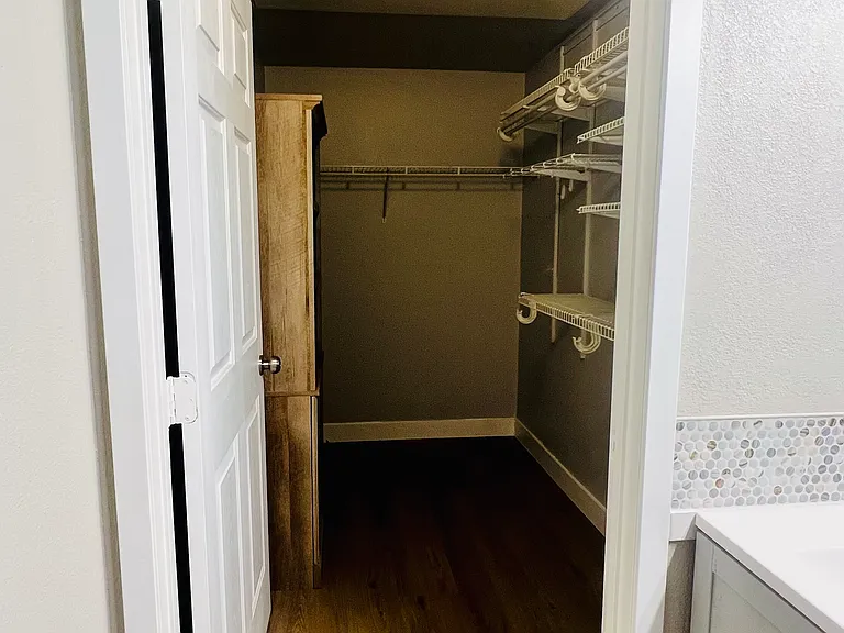 8555 W Russell Rd #1002 — Photo 27