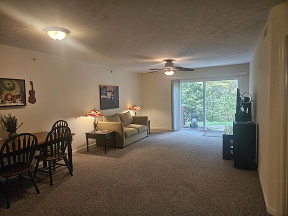 5th image of 1628 Ashley Ct Unit 102