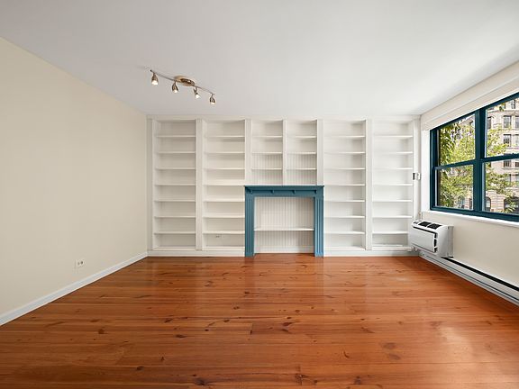 3rd image of 712 Washington St APT 2B