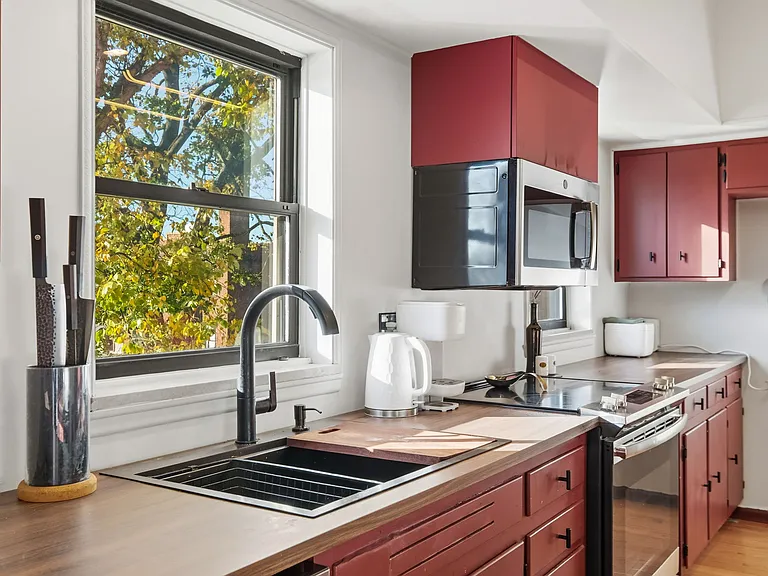 440 Ormsby Ave #A — Photo 2