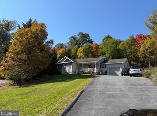 171 Southridge Dr, Berkeley Springs, WV 25411