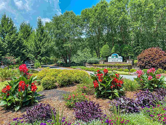 3rd image of Mountain Creek Hollow Dr