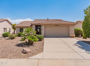 1908 E Cliff Swallow Trl, Green Valley, AZ 85614