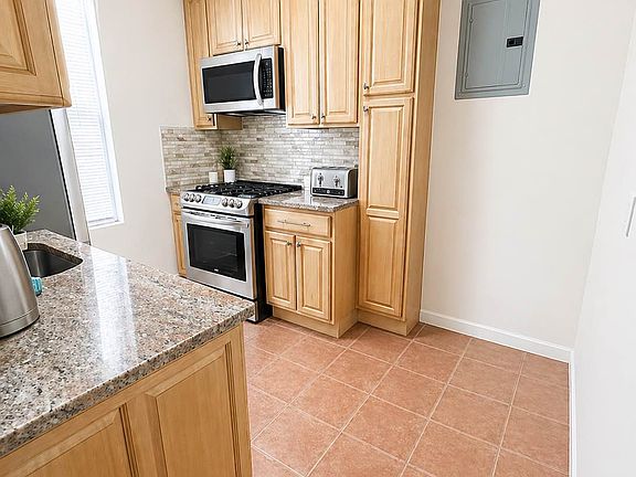 5th image of 47-31 48th St #2