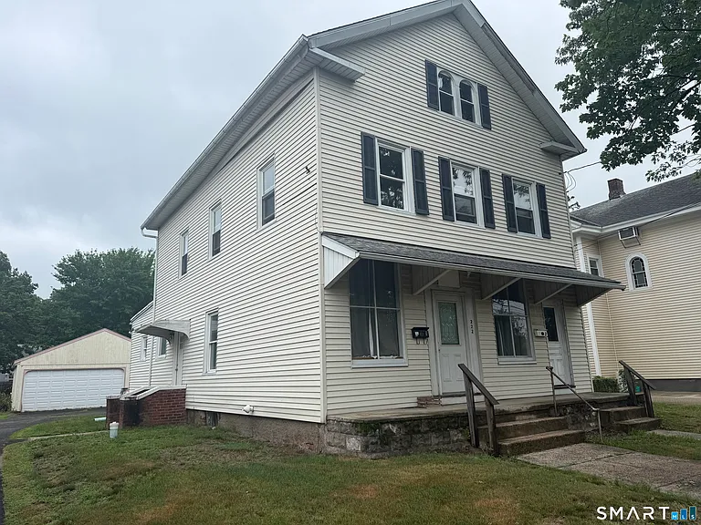 222 N Cherry St — Photo 25