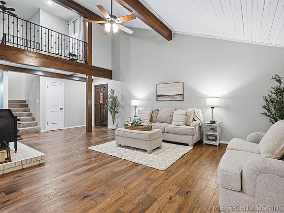 5th image of 2410 Woodleaf Ct