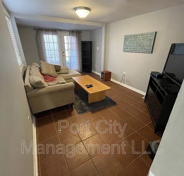 14 S Ann St — Photo 23