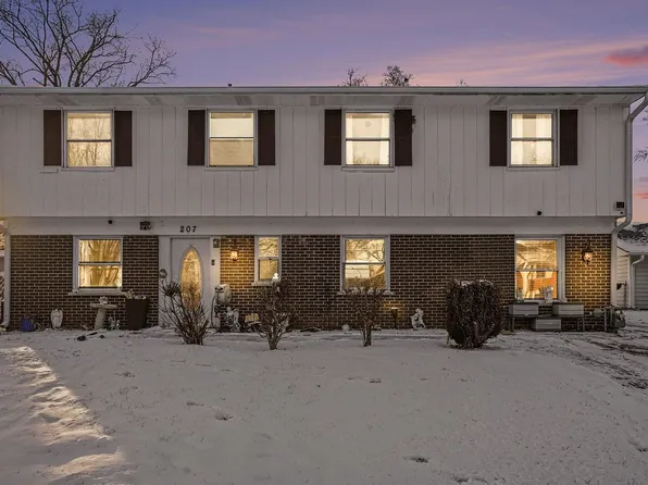 207 Seabury Rd, Bolingbrook, IL 60440