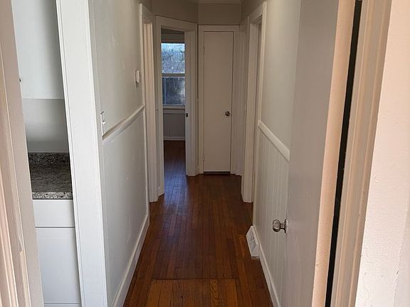 3rd image of 622 Park Dr