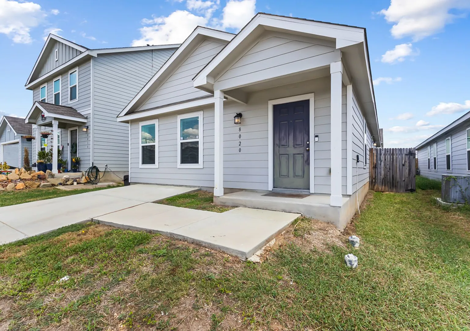 3 Bedroom 2 Bathrooms located in Medina Landing Subdivision — Photo 3