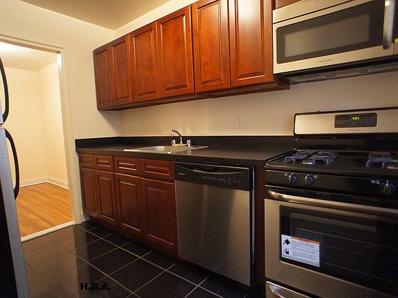 3rd image of 6939 Yellowstone Blvd APT 108
