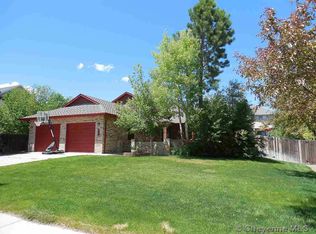 904 Oakhurst Dr, Cheyenne, WY 82009