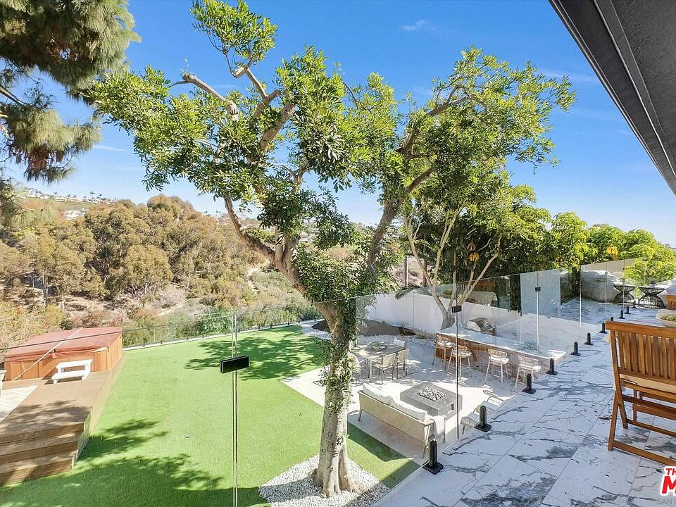1st image of 2241 Avenida Salvador