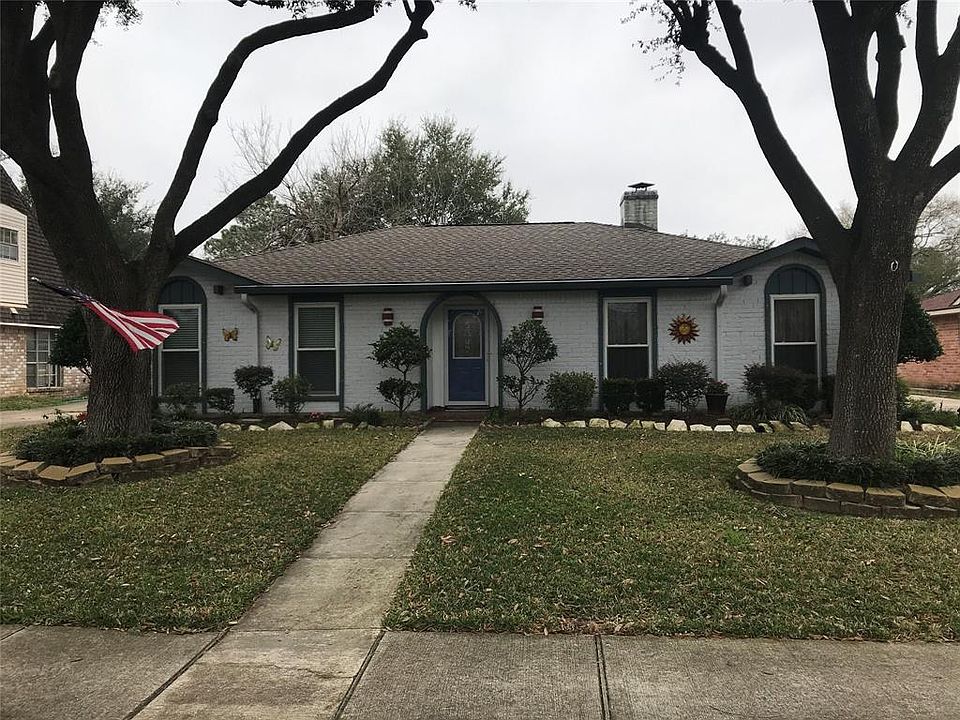 1st image of 12115 Meadowdale Dr