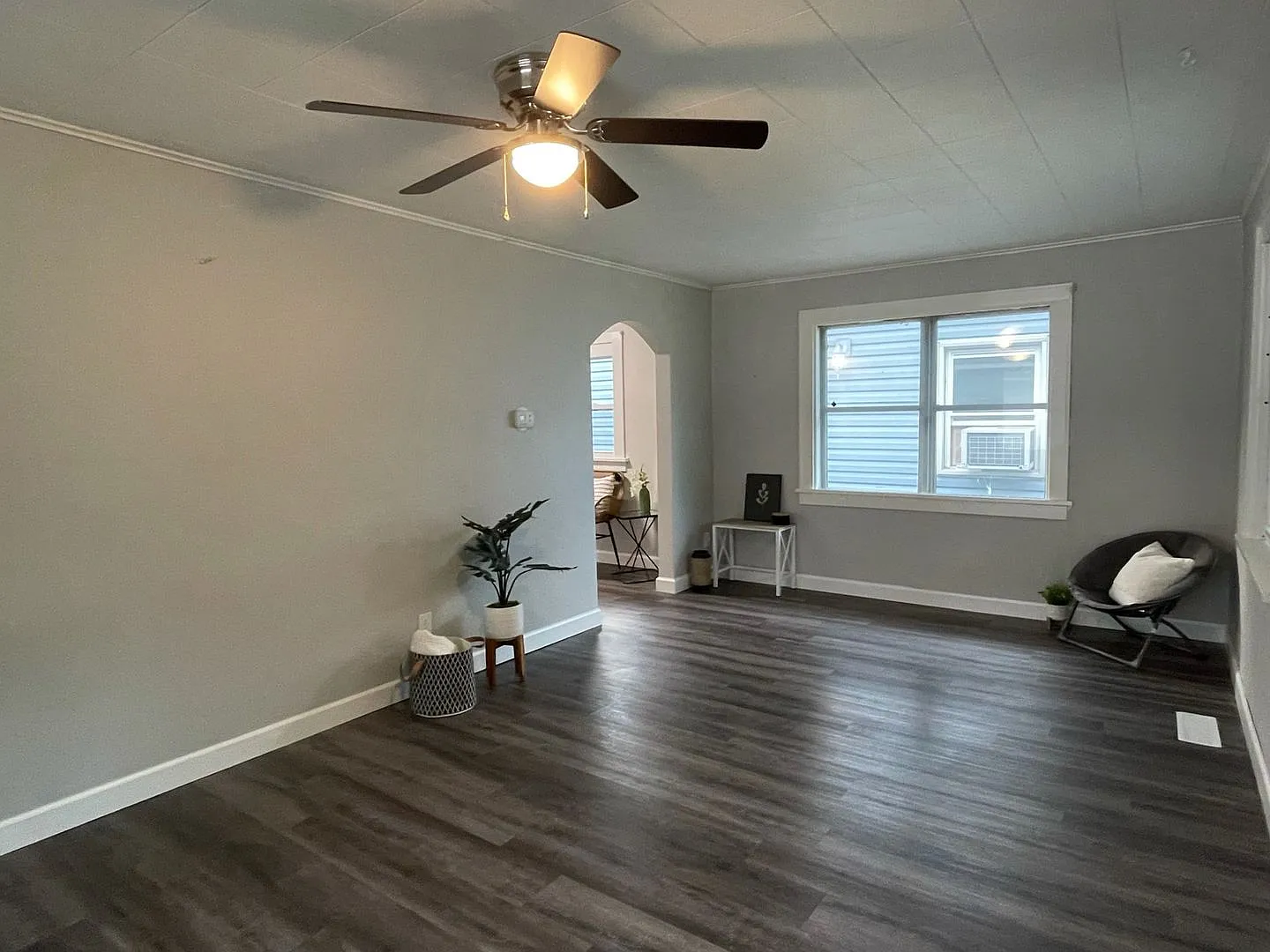 2 Bed 2 Bath House with 2 Car Garage — Photo 3