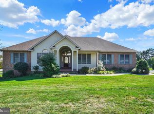 2280 Spangler Cir, York, PA 17406