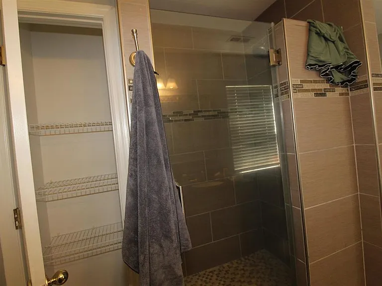 107 Dungannon Ct — Photo 15