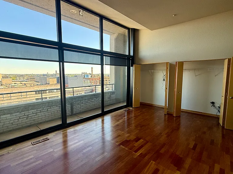 320 E Buffalo St #803 — Photo 10