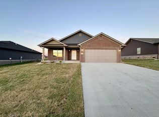 145 Stillwater Dr, Berea, KY 40403