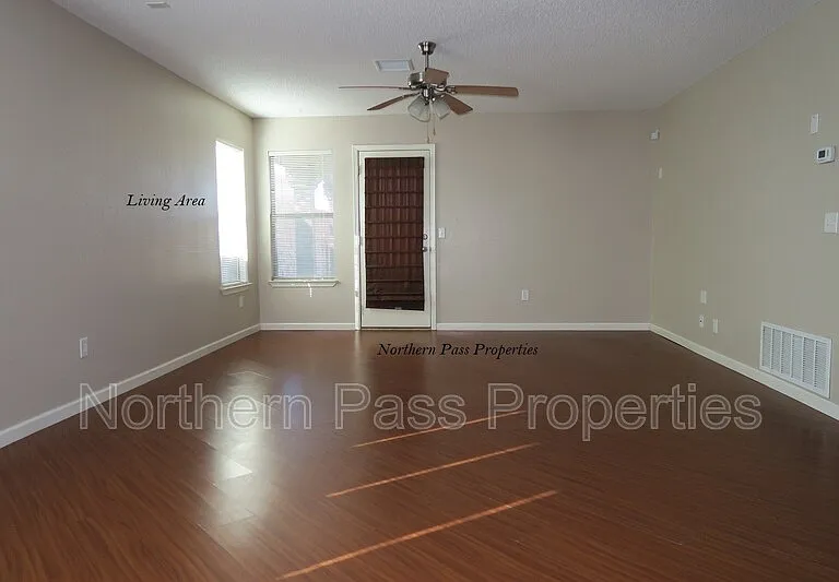 3233 Bell Point Dr — Photo 4