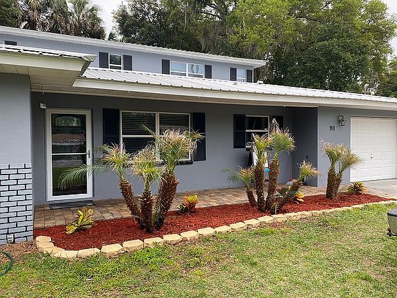 2nd image of 911 N Hollywood Cir