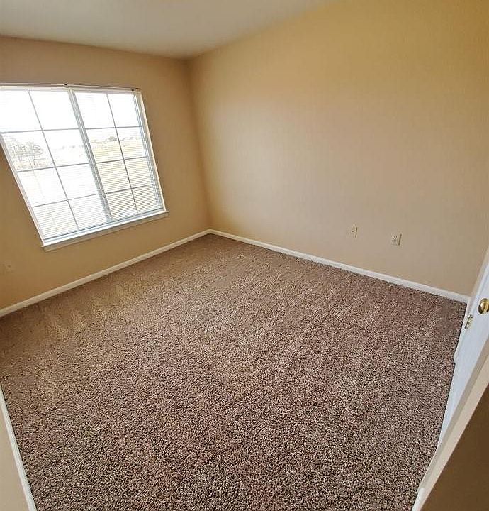 1st image of 722 Tumbleweed Ln APT 208