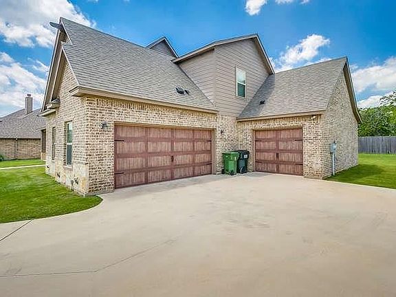 2nd image of 508 Claire Ct