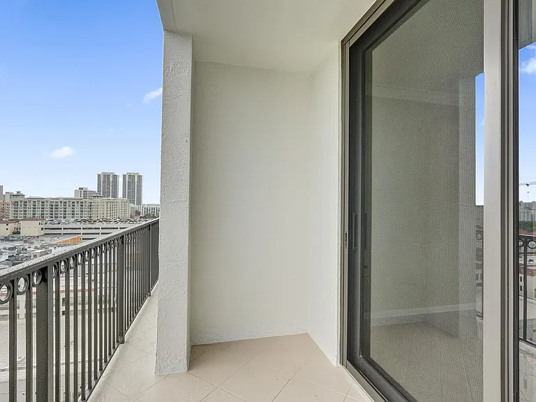 651 Okeechobee Blvd #1010 — Photo 33