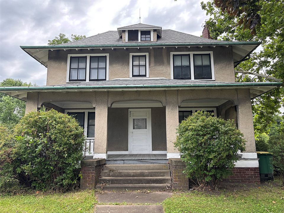 1st image of 211 S Maple St