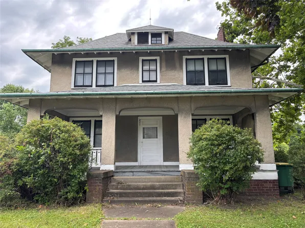 211 S Maple St, Creston, IA 50801