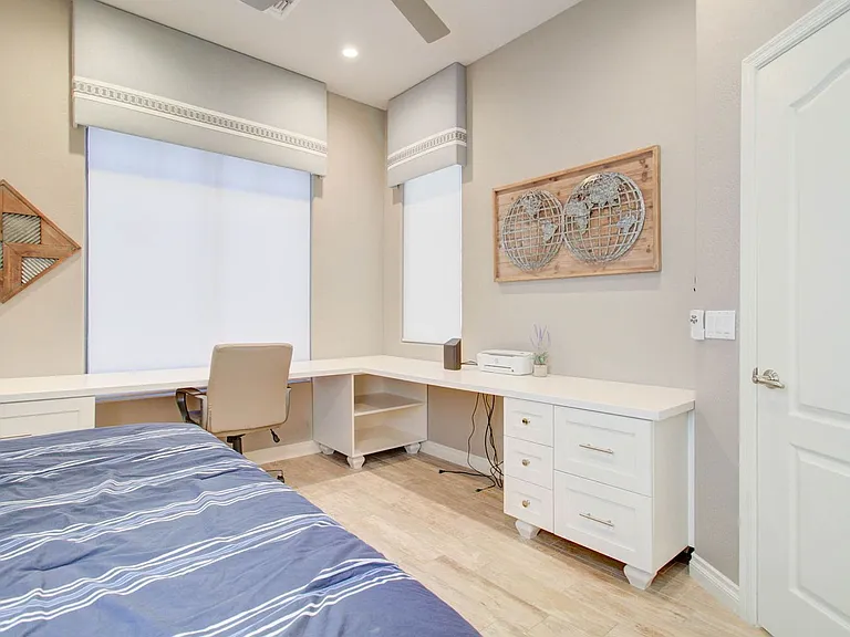1833 W Periwinkle Way — Photo 38