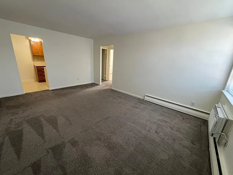 323 W Pennsylvania Ave #C — Photo 4