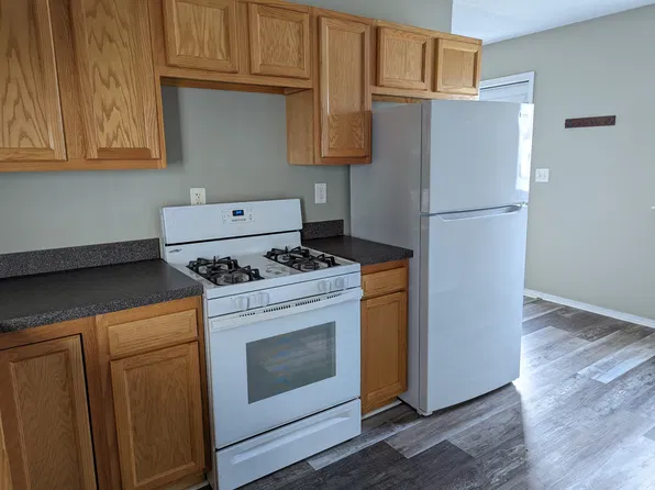 924 E Rowland Ave, Madison Heights, MI 48071