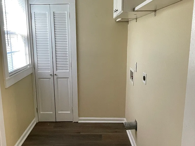 1204 Dock St — Photo 14