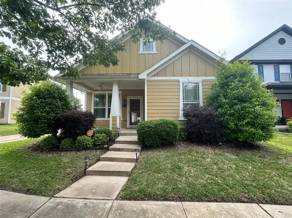 1609 Cambridge Dr, Aubrey, TX 76227