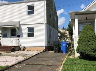 73 Crampton Ave, Woodbridge, NJ 07095