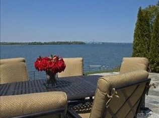 20 Edgewater Ln, Great Neck, NY 11023