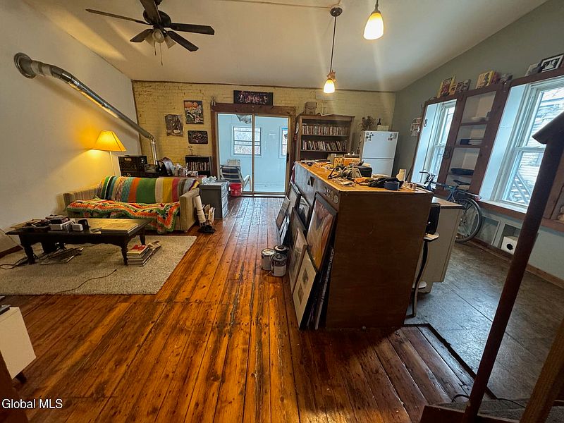 5th image of 80 Ida Street